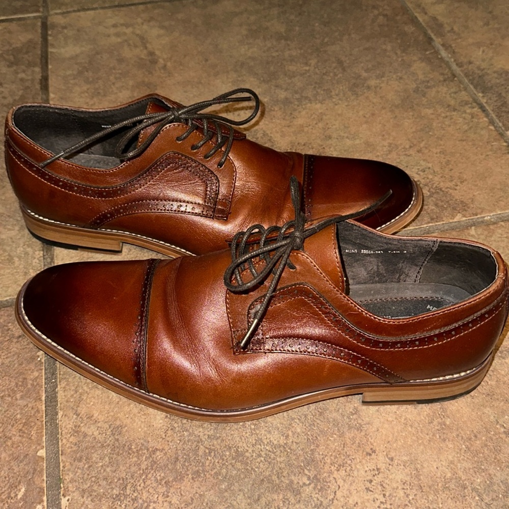 Leather Stacy Adam’s cap toe lace up dress shoes